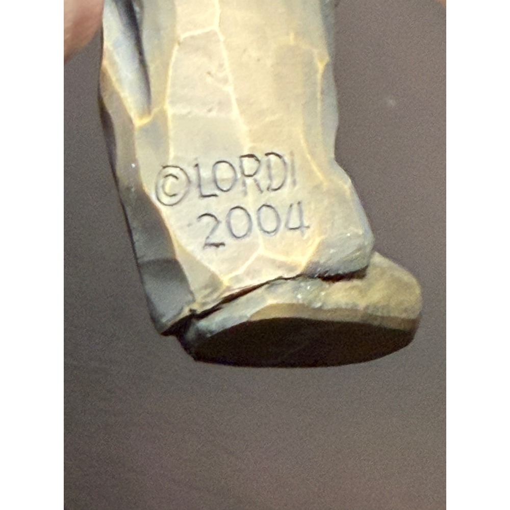 Willow Tree Heart of Gold Figurine #26142 Susan Lordi Demdaco Boy Gold Heart - Picture 6 of 6